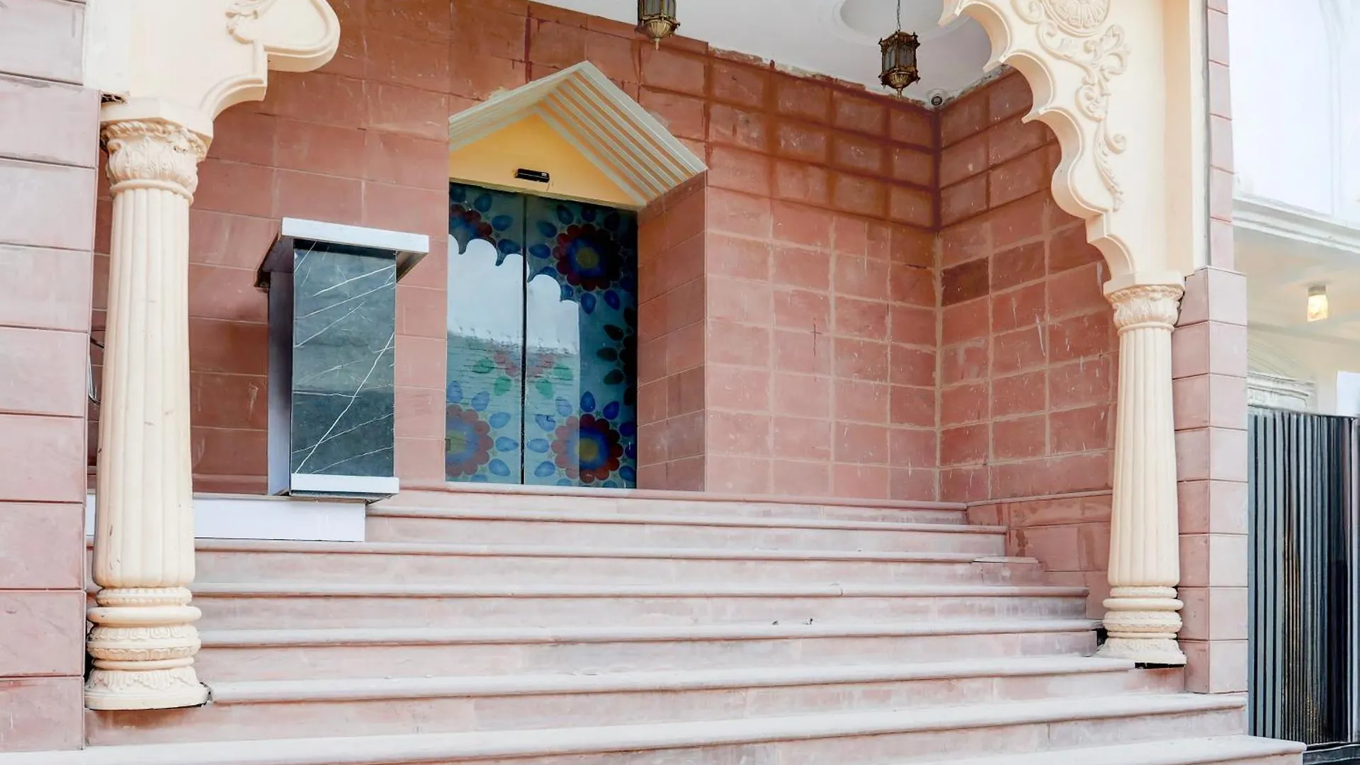 Palette Heritage Varanasi Retreat Hotel
